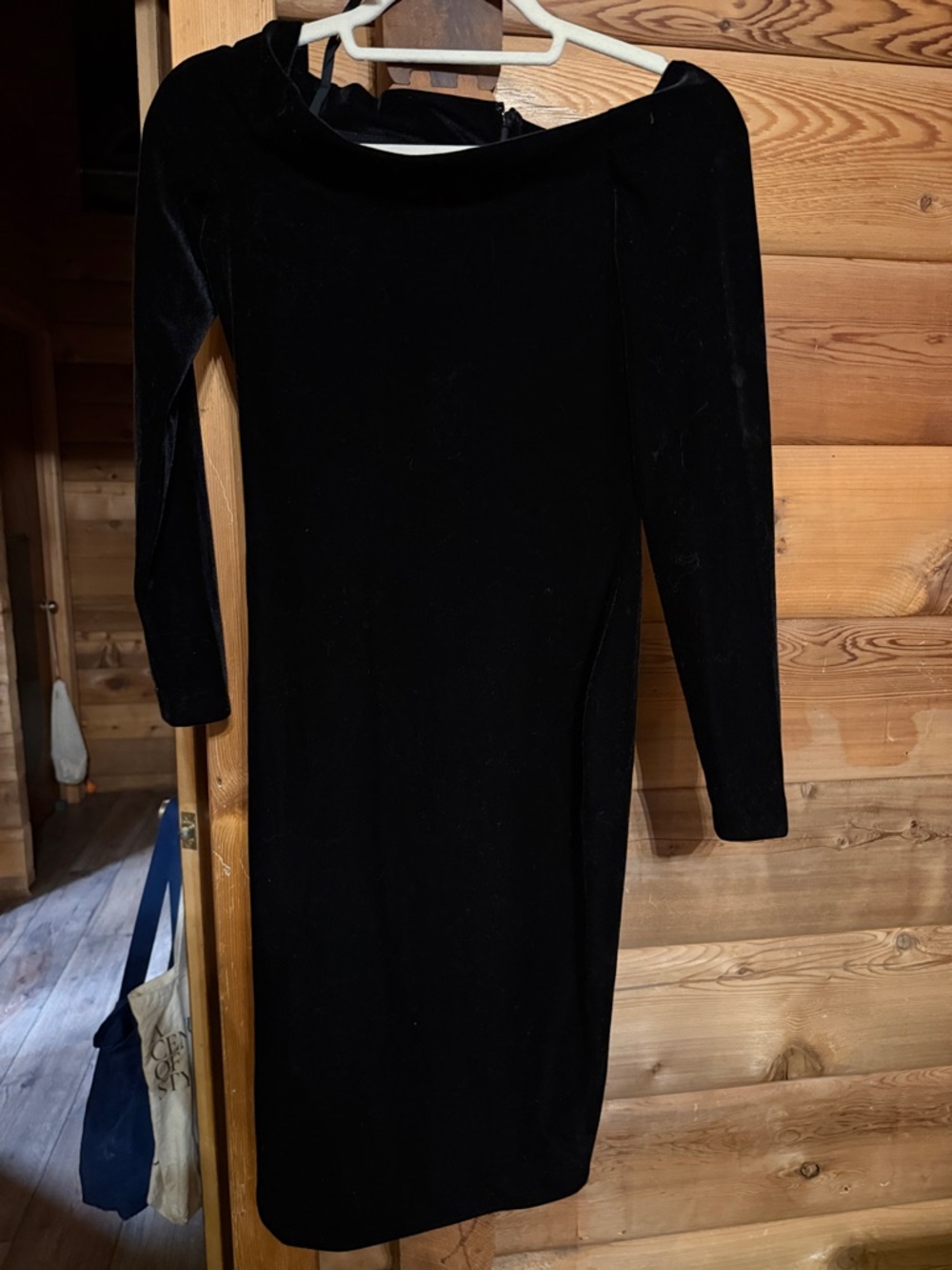 L'AGENCE Black Velvet Long-Sleeve Sheath Dress